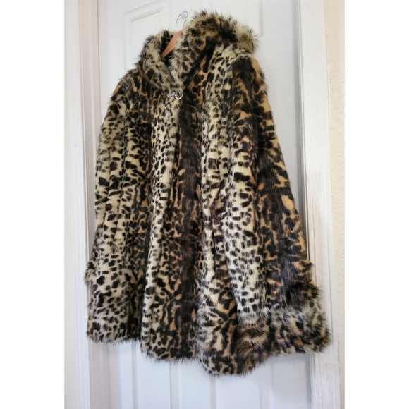 ๐ฟ Pamela McCoy Women's Large Cheetah Leopard Animal Print Luxury Hooded Coat - Picture 8 of 13